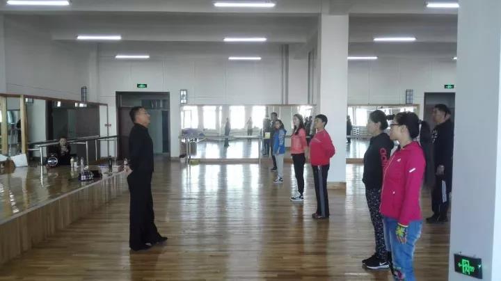 舞蹈1.jpg